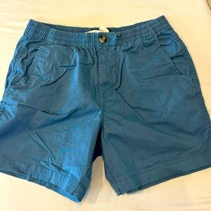 Men’s blue crown and ivy shorts size small. Gently used.